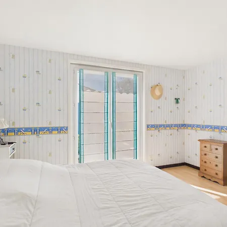 Sejour Pour 8 Avec Piscine En Bord De Holiday home *